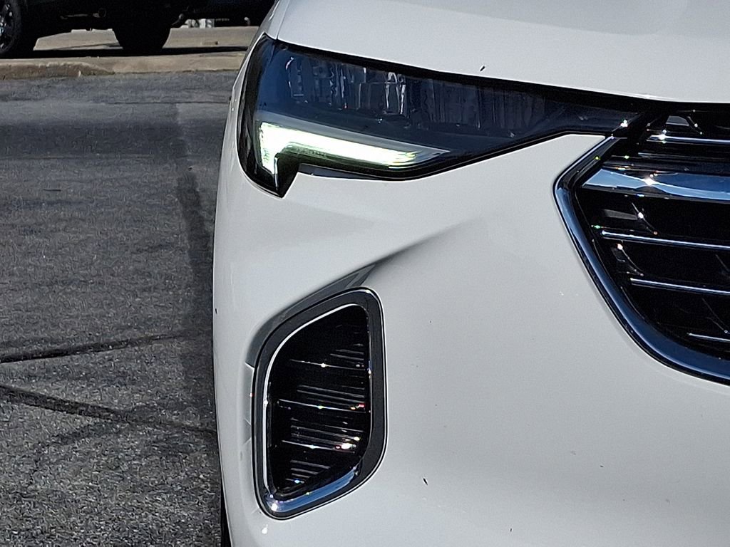 Used 2021 Buick Envision Essence image 9