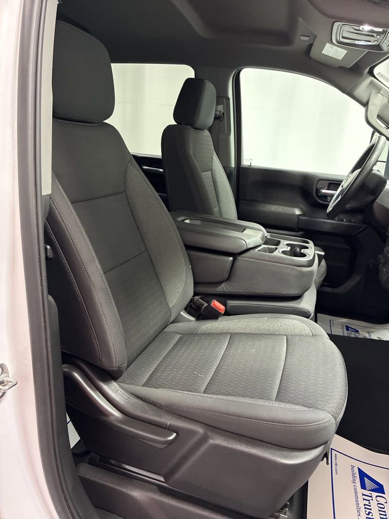 Used 2025 Chevrolet Silverado 2500 Custom w/ Custom Value Package image 27