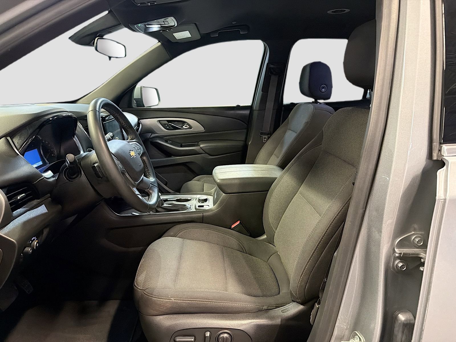 Used 2023 Chevrolet Traverse LT image 22