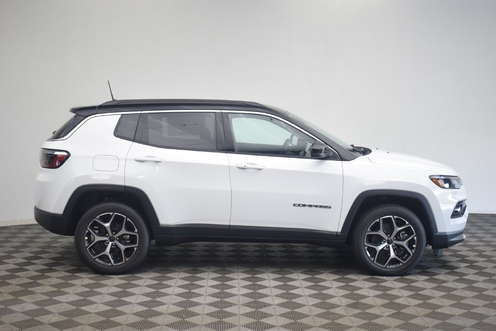 New 2026 Jeep Compass Limited AWD/4WD image 3