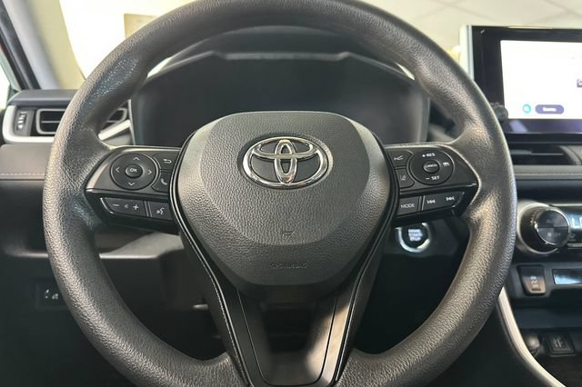 Used 2024 Toyota RAV4 XLE FWD image 28