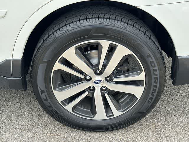 Used 2019 Subaru Outback 3.6R Limited AWD/4WD image 5