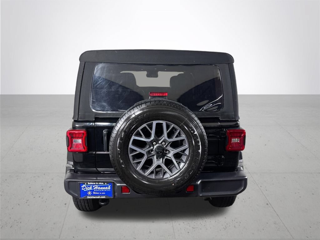 Used 2024 Jeep Wrangler Unlimited Sahara w/ Technology Group AWD/4WD image 8