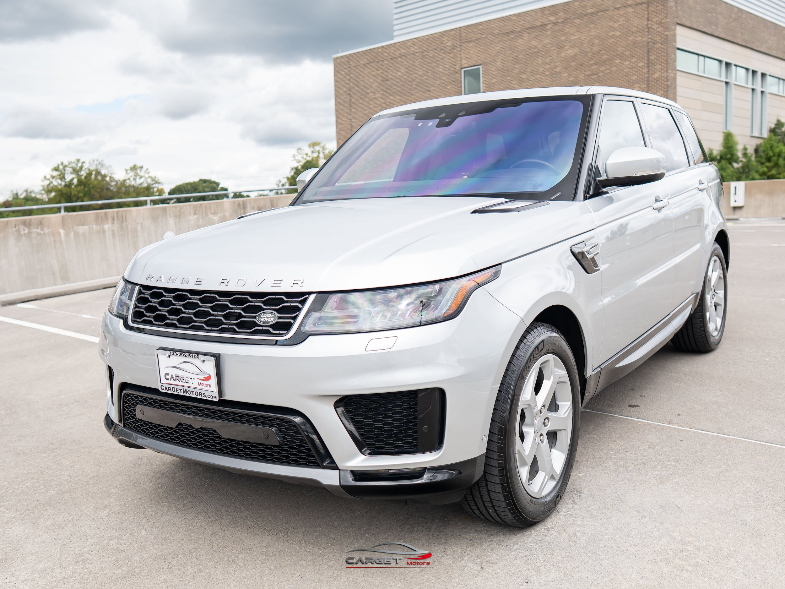 Used 2018 Land Rover Range Rover Sport HSE AWD/4WD image 3