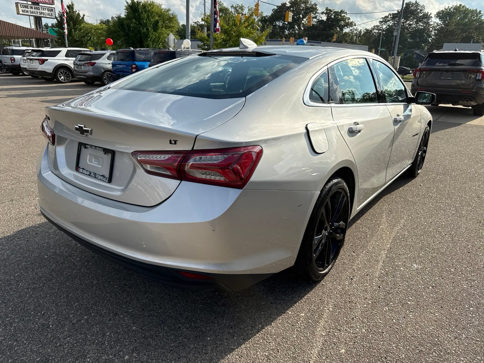 Used 2021 Chevrolet Malibu LT w/ Sport Edition FWD image 7