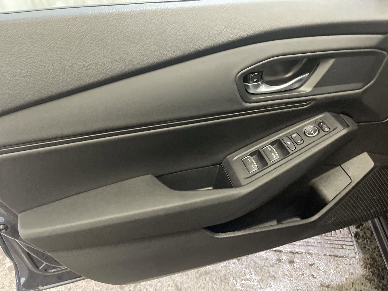 Used 2025 Honda Accord SE image 13