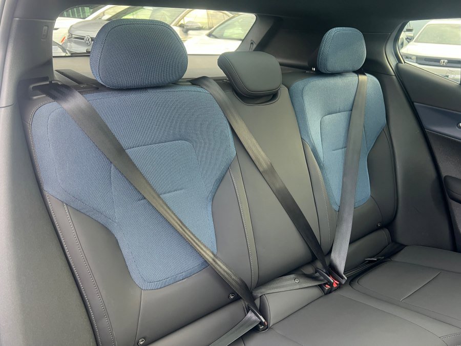 Used 2025 Volvo EX30 Ultra image 39