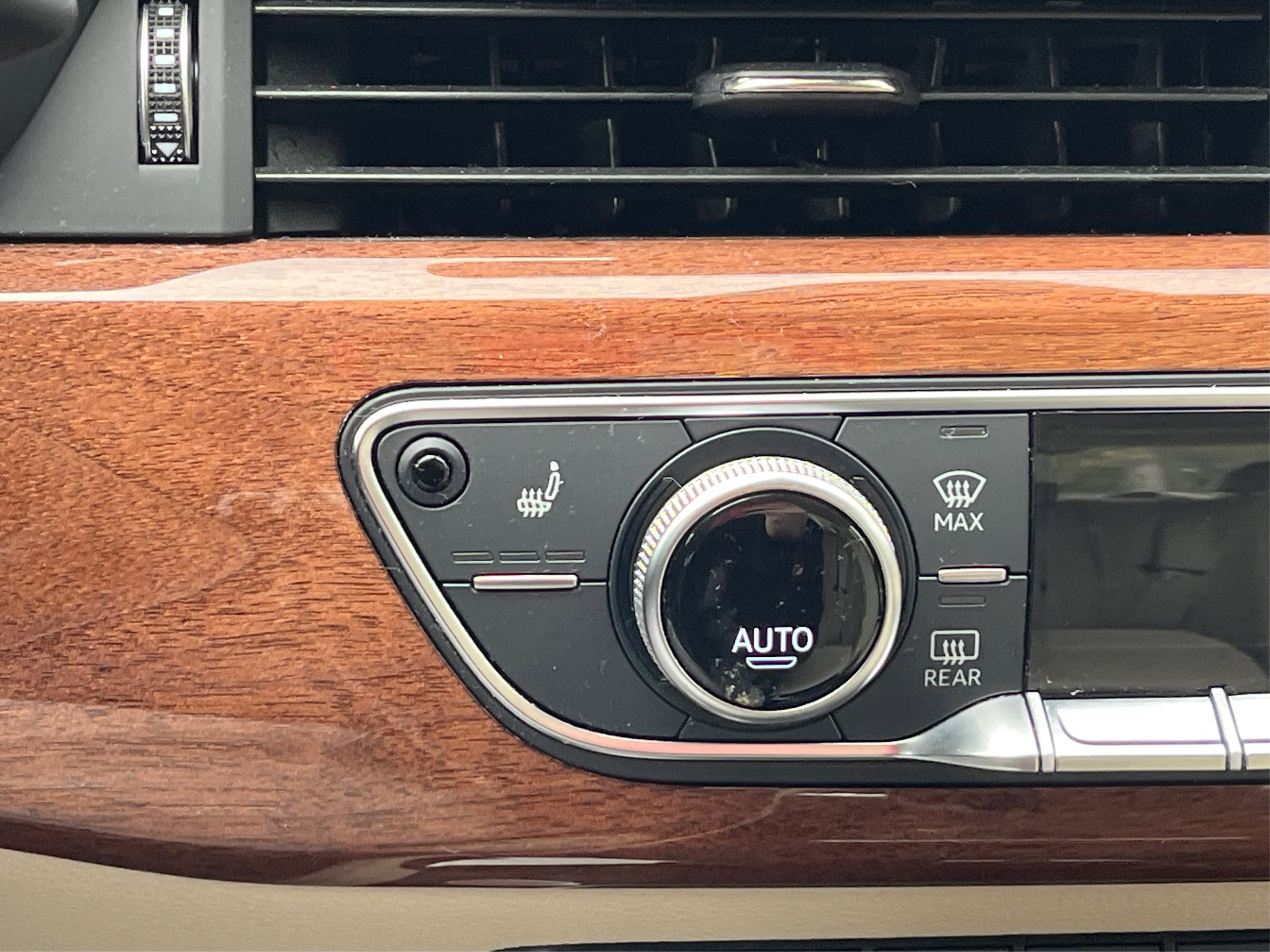 Used 2022 Audi A4 2.0T Premium w/ Convenience Package image 53