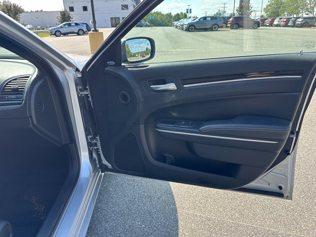 Used 2022 Chrysler 300 S RWD image 18