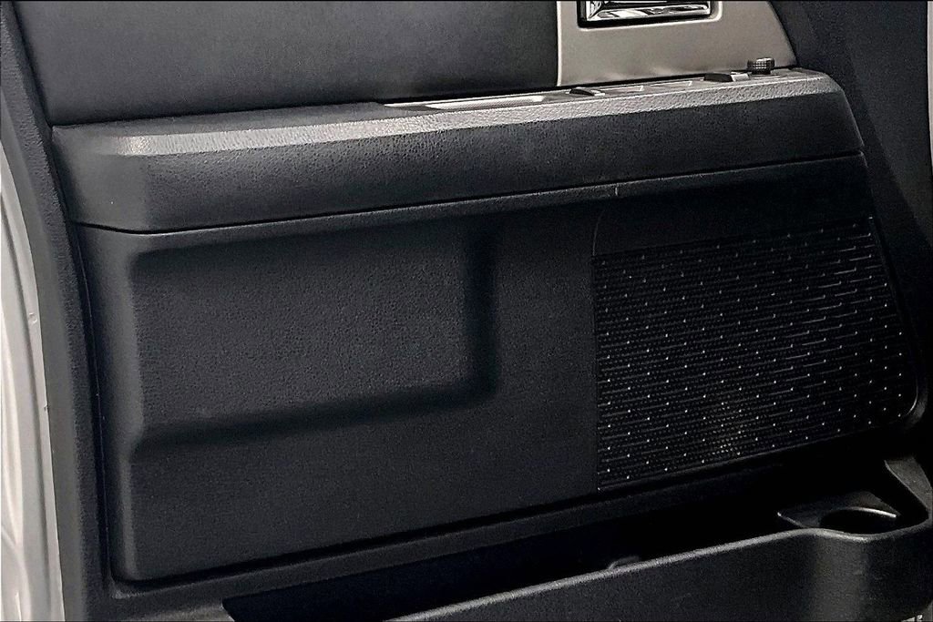 Used 2015 Ford Expedition XLT RWD image 16