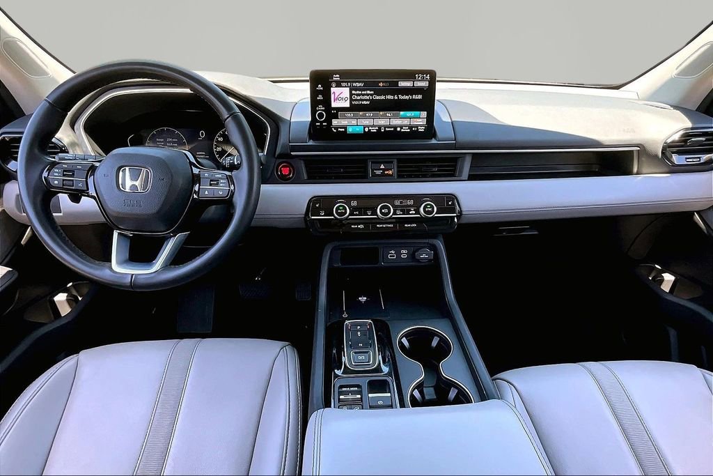 Used 2025 Honda Pilot EX-L image 8
