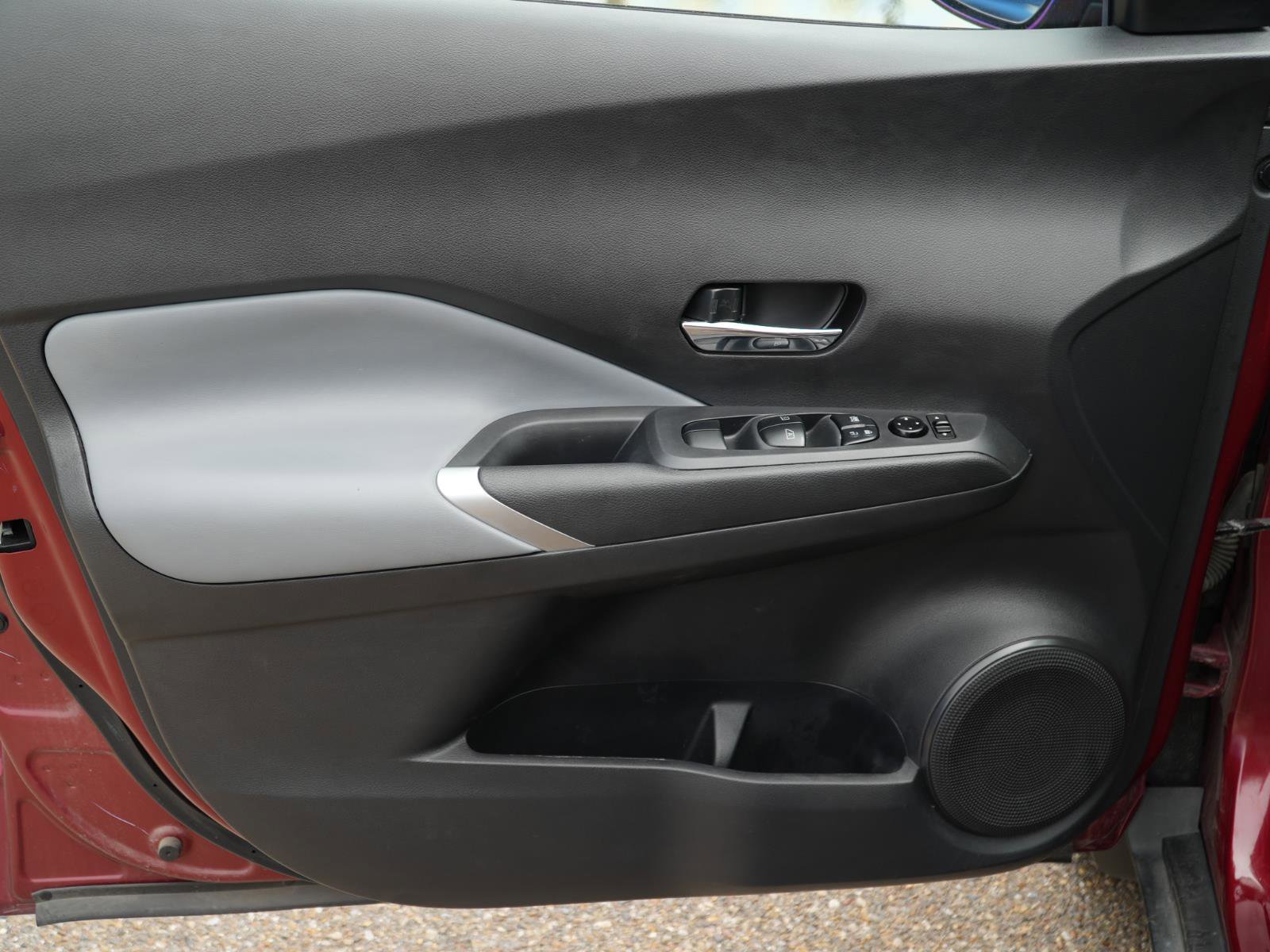 Used 2022 Nissan Kicks SR w/ Premium Package FWD image 10