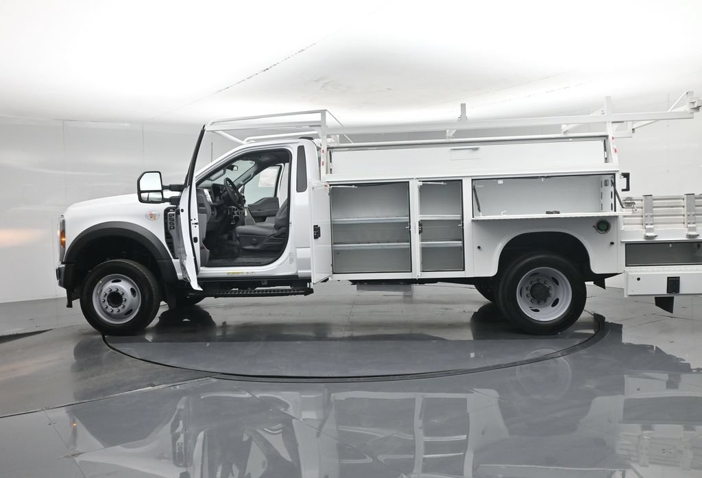 New 2026 Ford F550 2WD Regular Cab Super Duty image 4