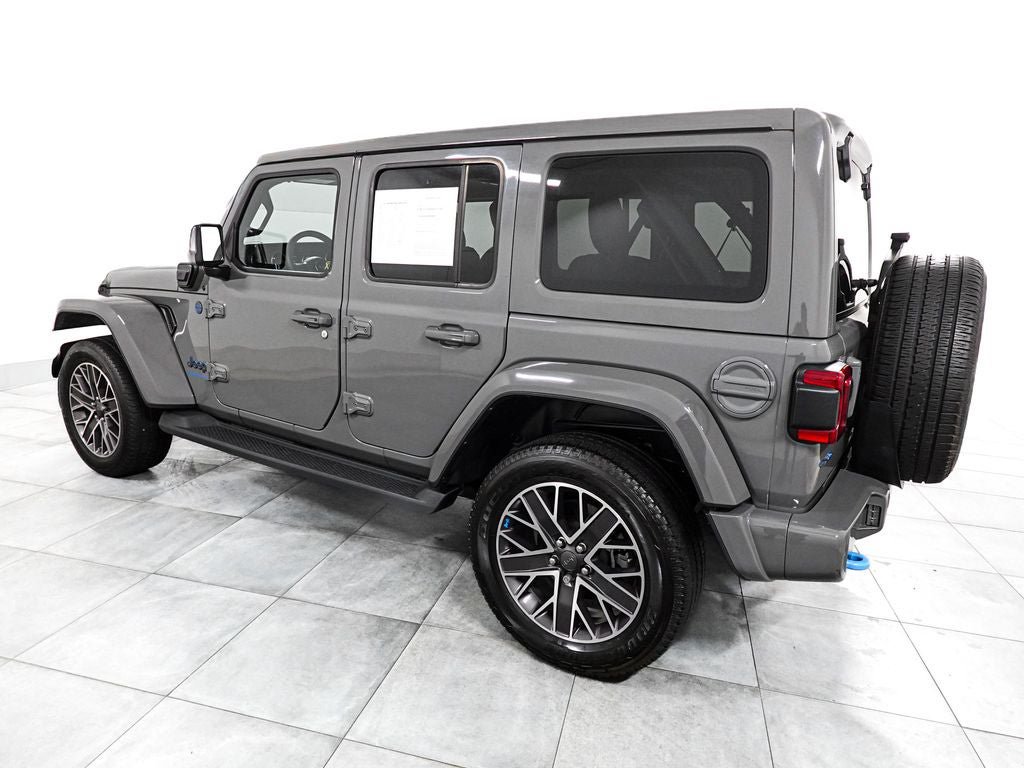 Used 2023 Jeep Wrangler Unlimited Sahara AWD/4WD image 5