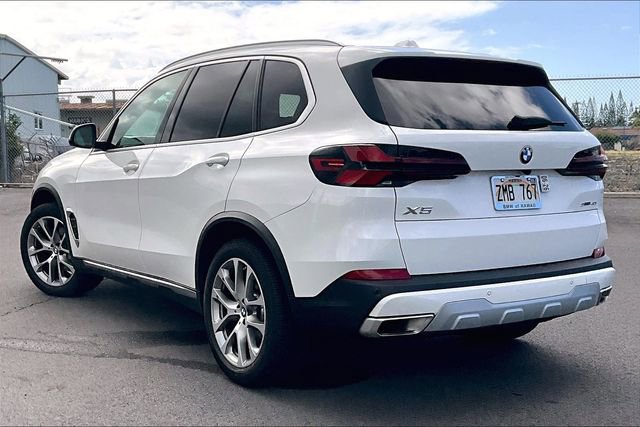 Used 2025 BMW X5 sDrive40i w/ Premium Package image 11