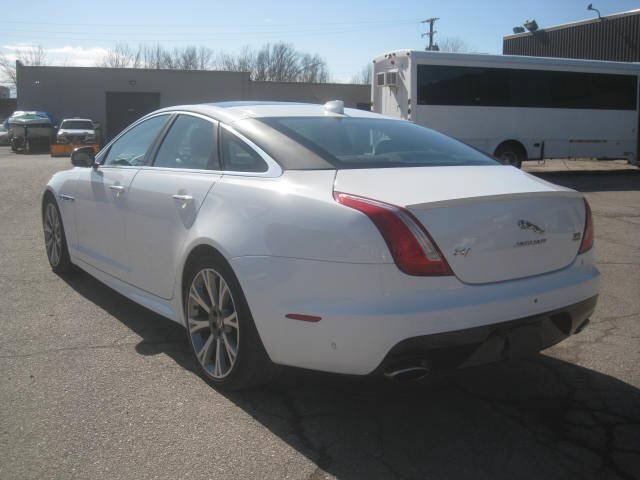 Used 2017 Jaguar XJ AWD/4WD image 7