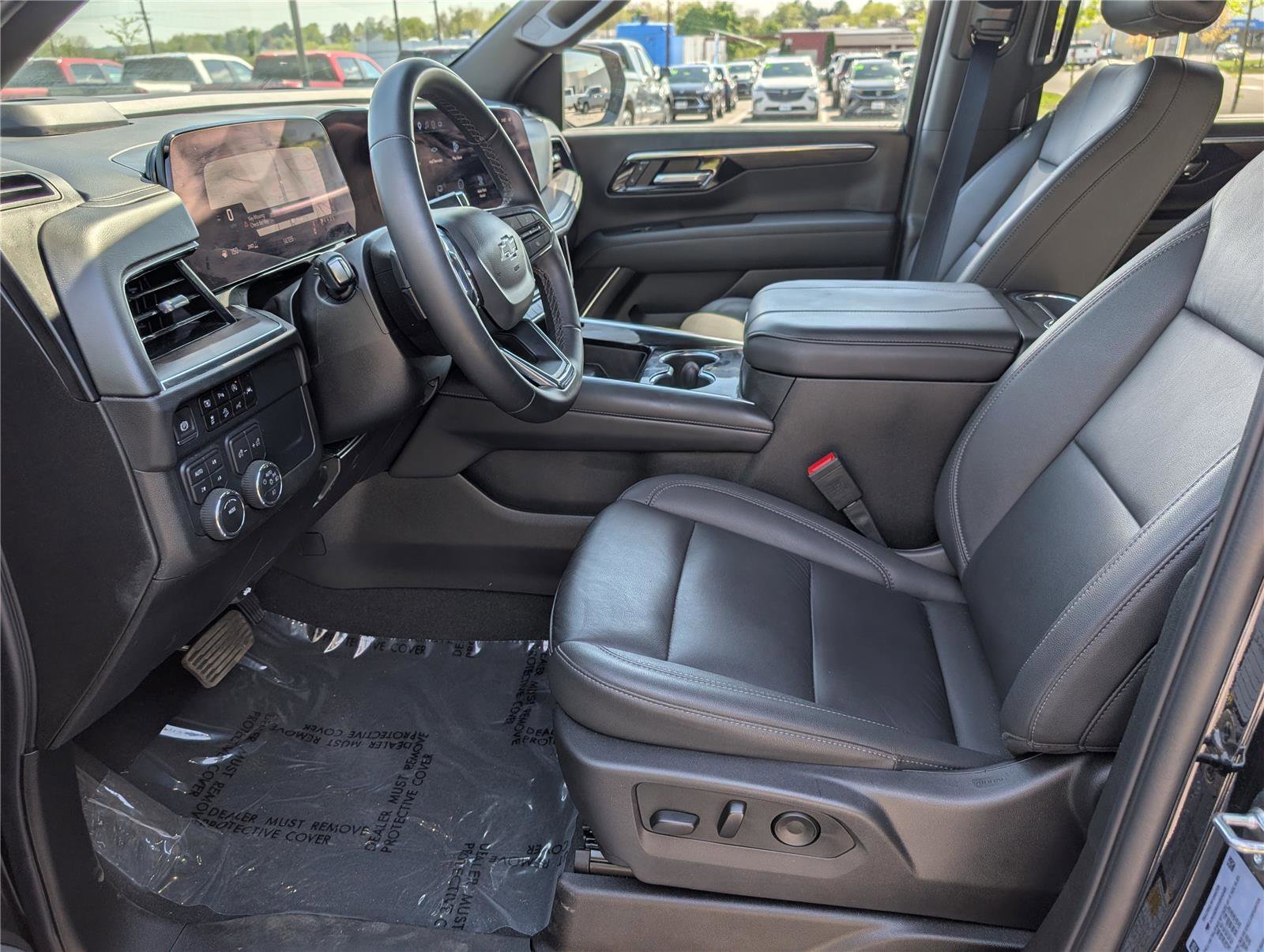 Used 2025 Chevrolet Suburban Z71 AWD/4WD image 18
