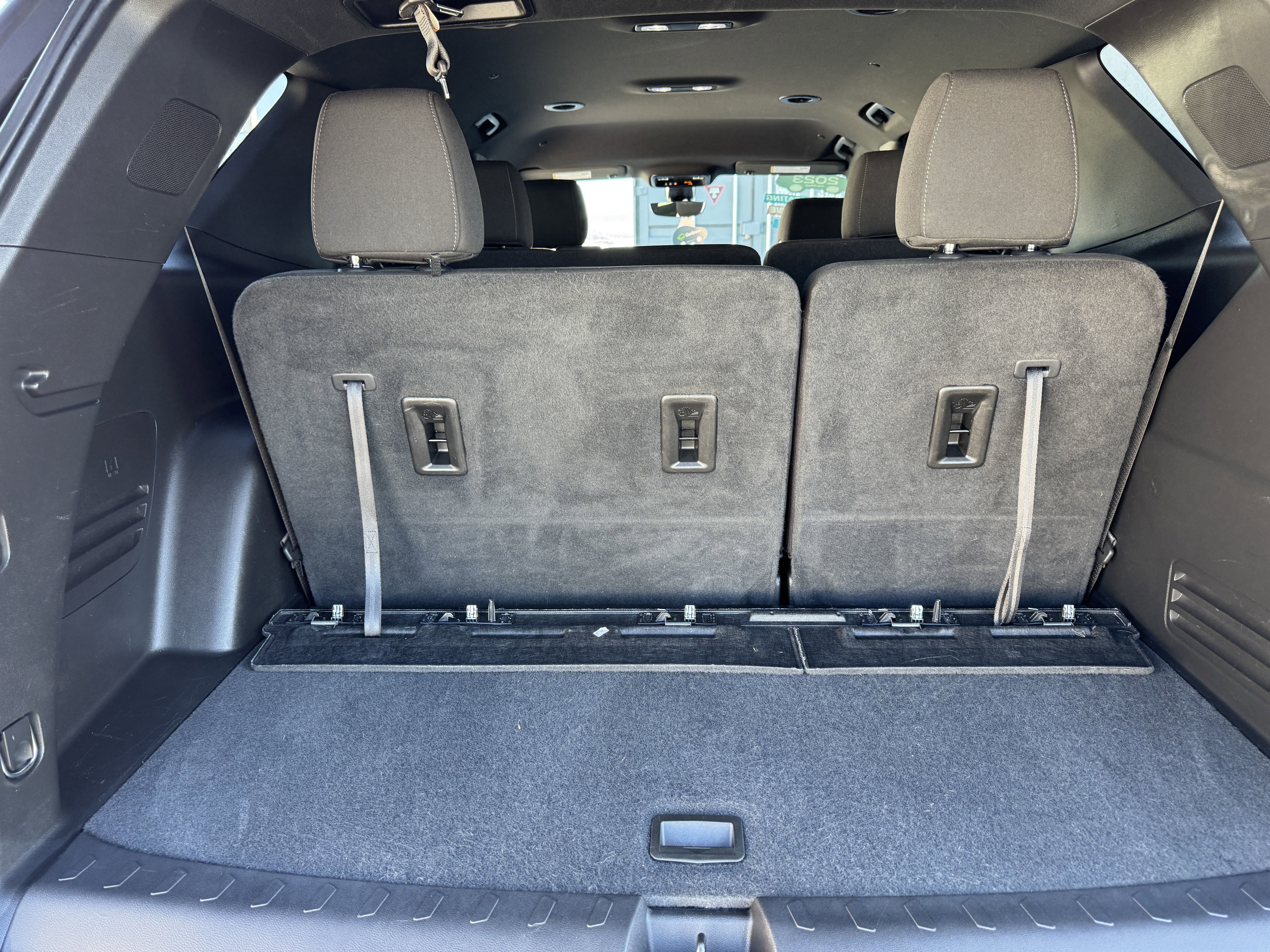 Used 2023 Chevrolet Traverse LT w/ Rear Camera Mirror Package image 15