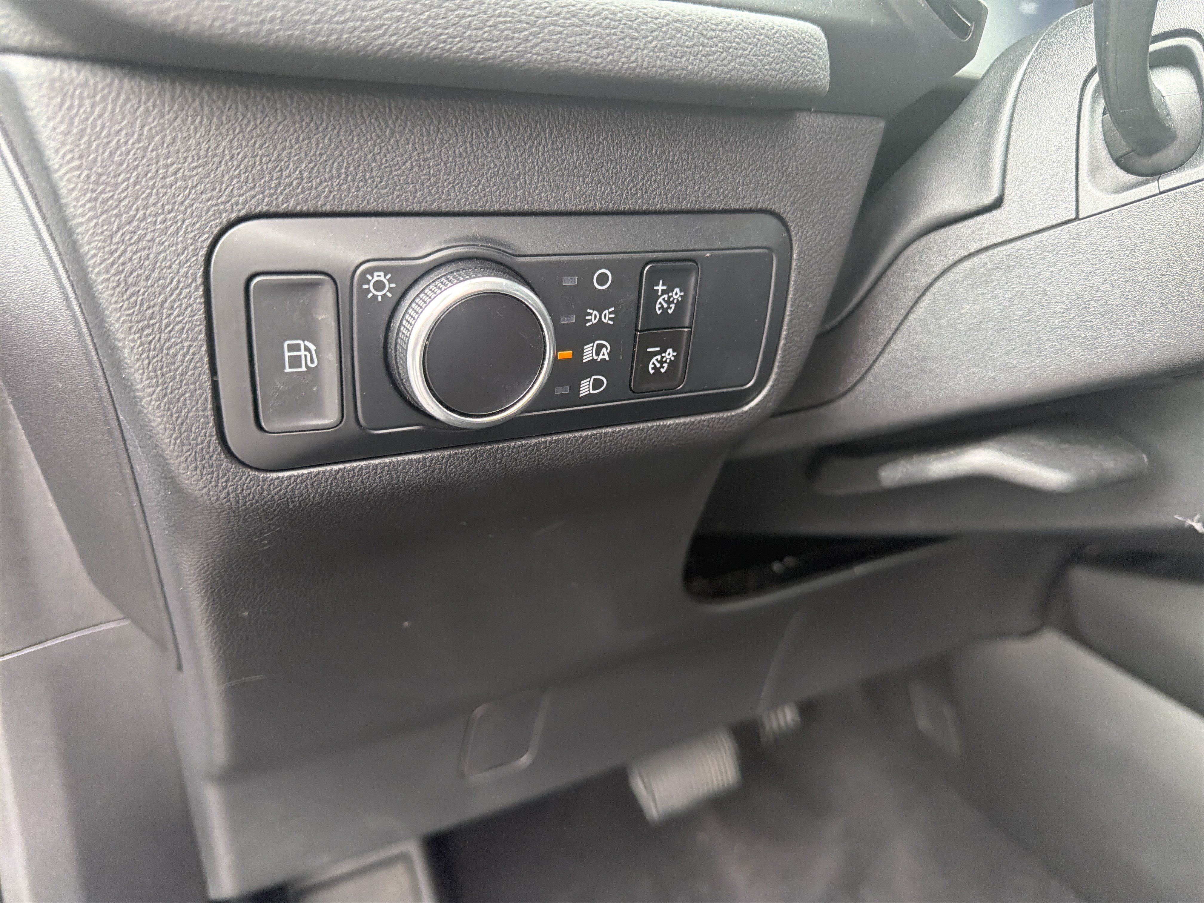 Used 2025 Ford Escape ST-Line w/ Equipment Group 301A FWD image 31