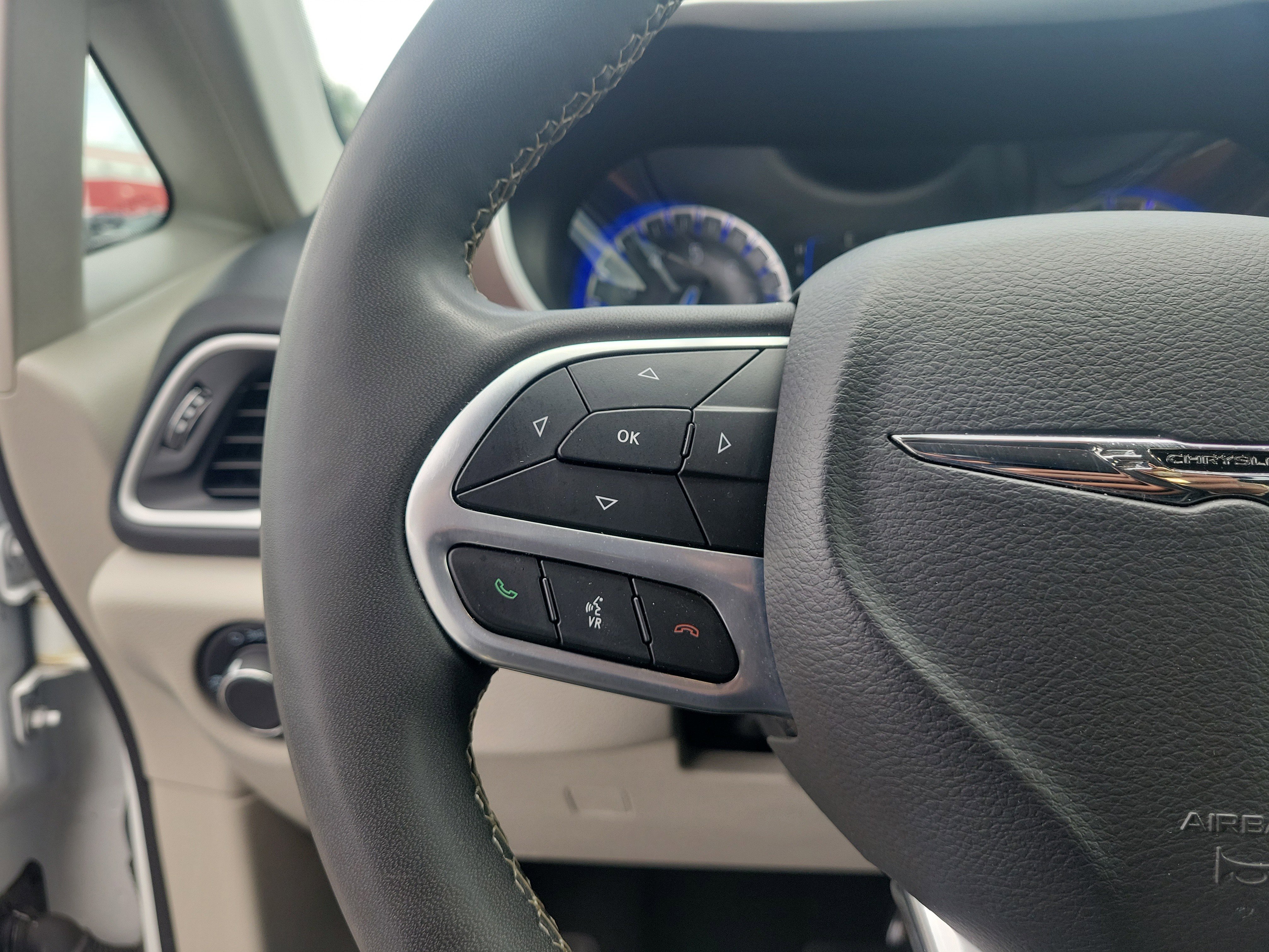 Used 2023 Chrysler Voyager LX FWD image 18