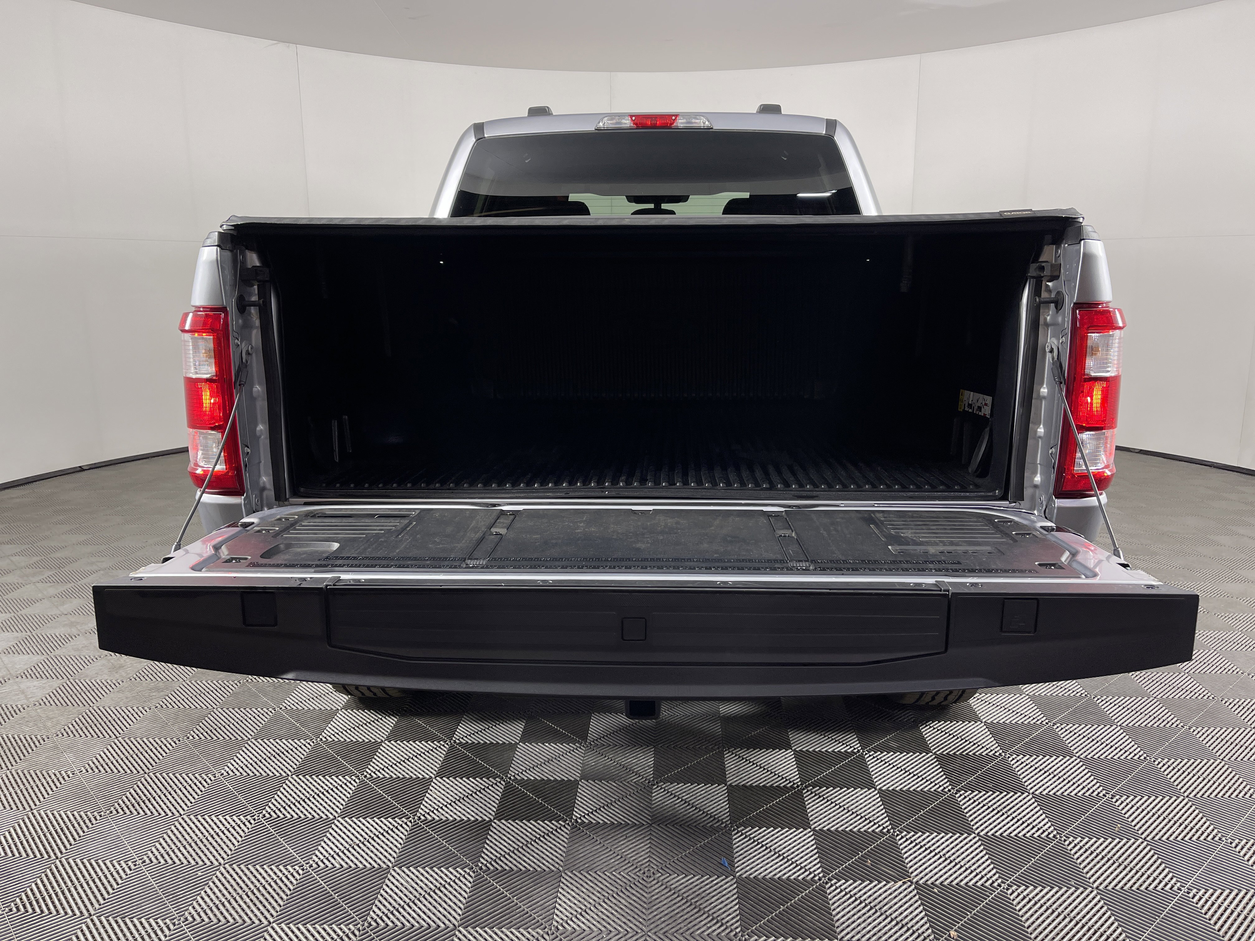 Used 2022 Ford F150 XL w/ STX Appearance Package image 8
