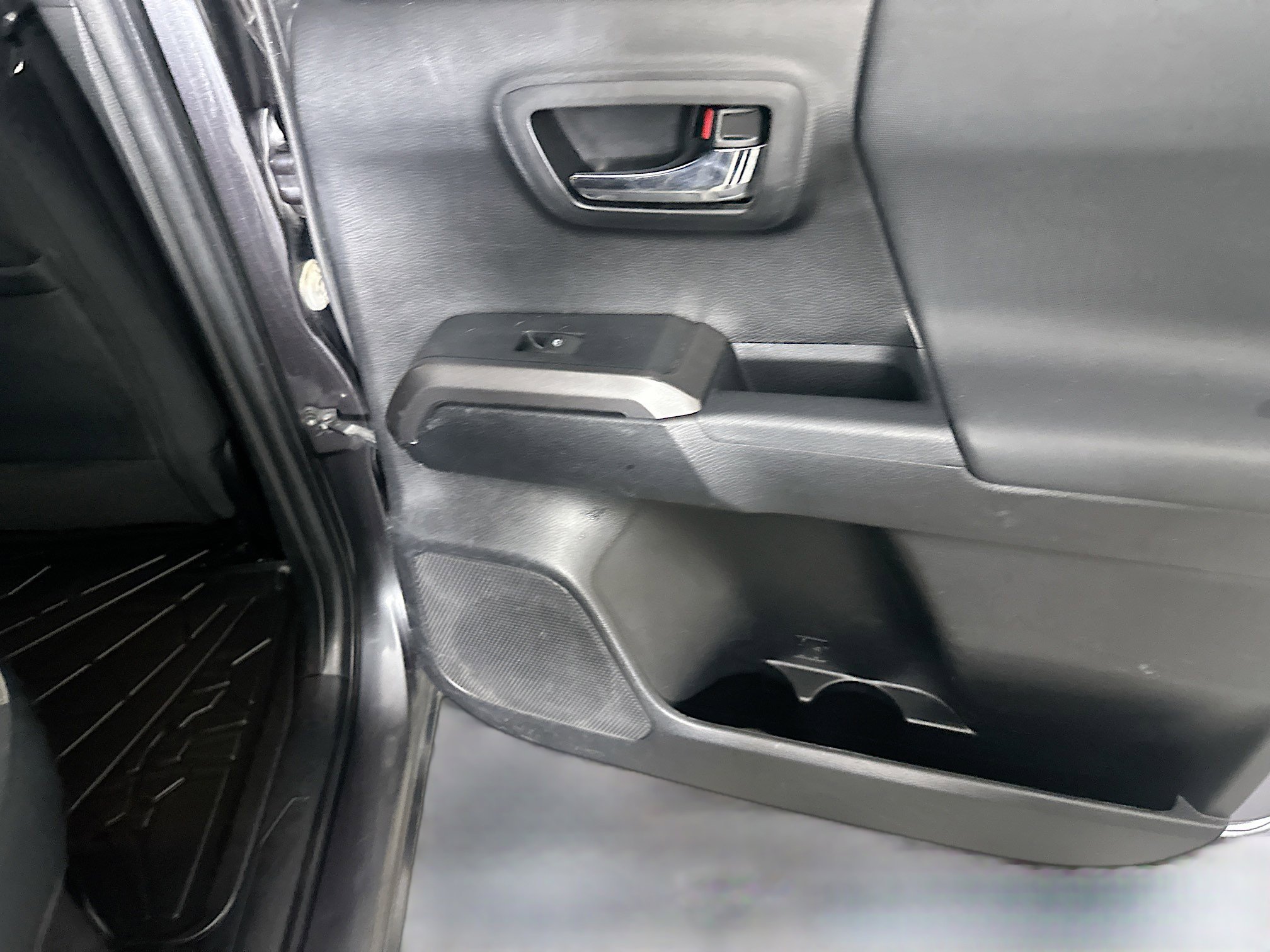 Used 2022 Toyota Tacoma TRD Off-Road image 27