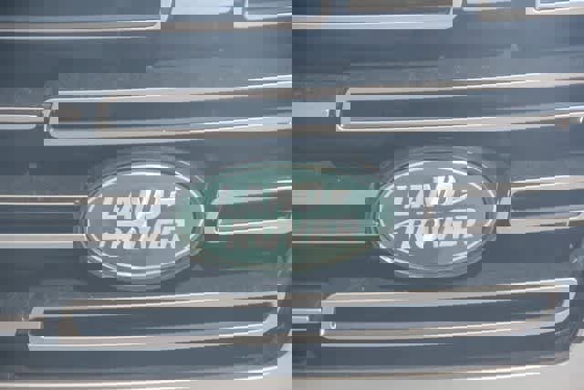 New 2025 Land Rover Range Rover SE image 9