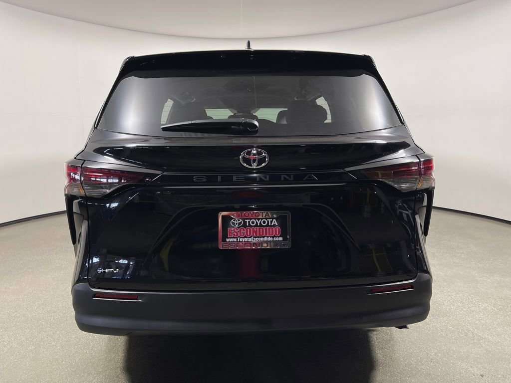 New 2026 Toyota Sienna LE image 4