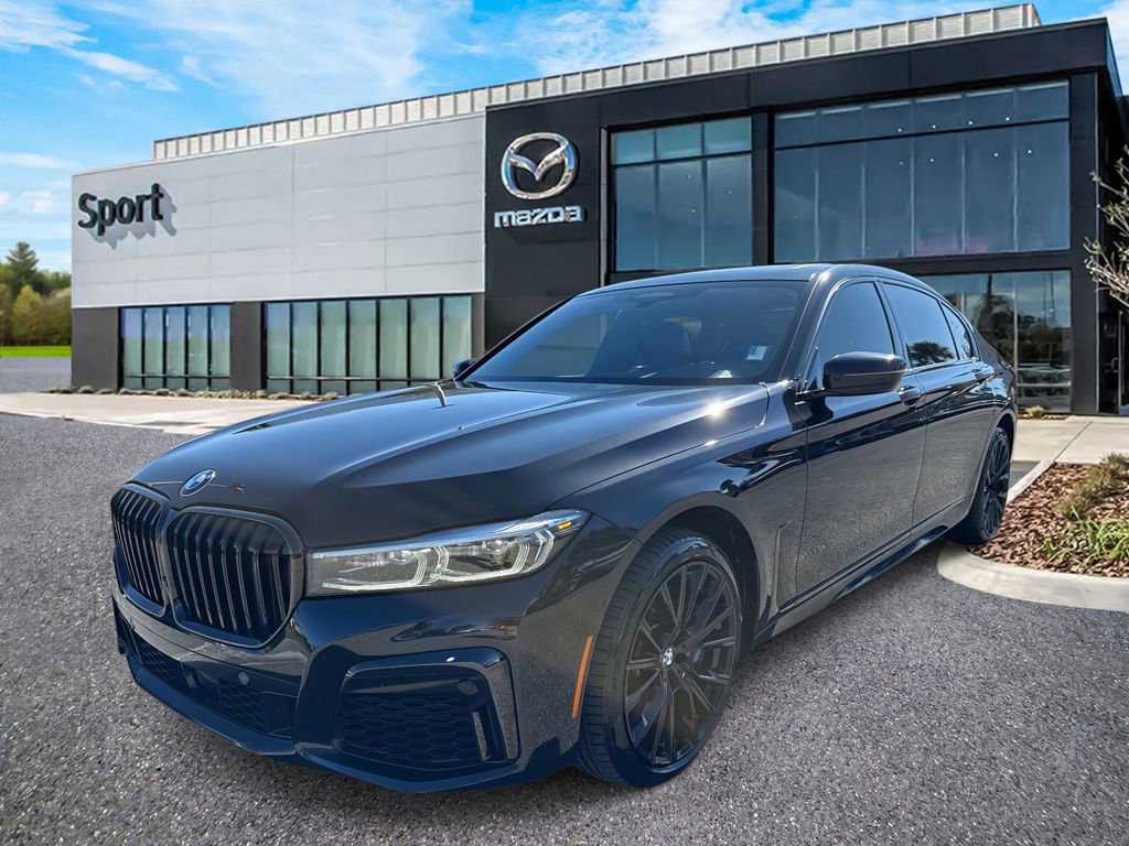 Used 2022 BMW 750i xDrive w/ Executive Package image 8