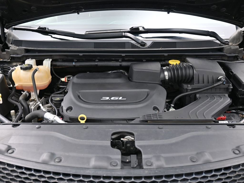 Used 2017 Chrysler Pacifica Touring image 40