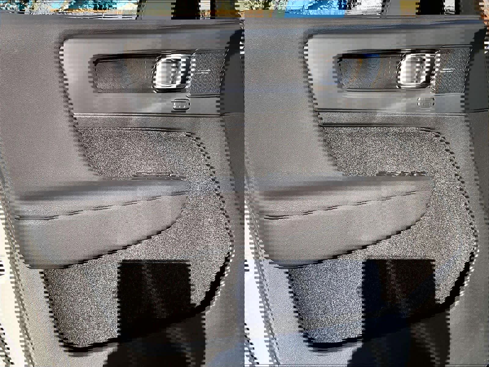 Used 2023 Volvo XC40 Recharge Ultimate w/ Protection Package Premier image 26