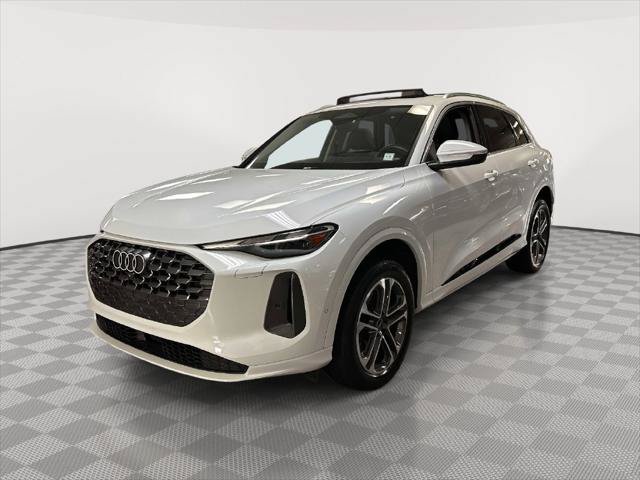 Used 2025 Audi Q5 Premium w/ Convenience Package AWD/4WD image 5