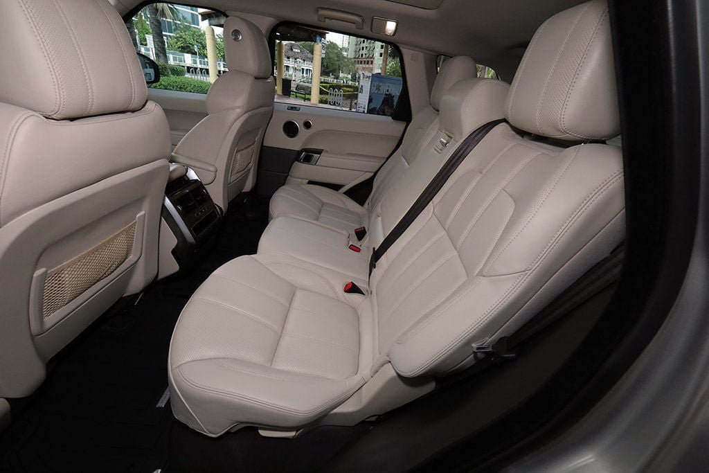 Used 2017 Land Rover Range Rover Sport HSE AWD/4WD image 31