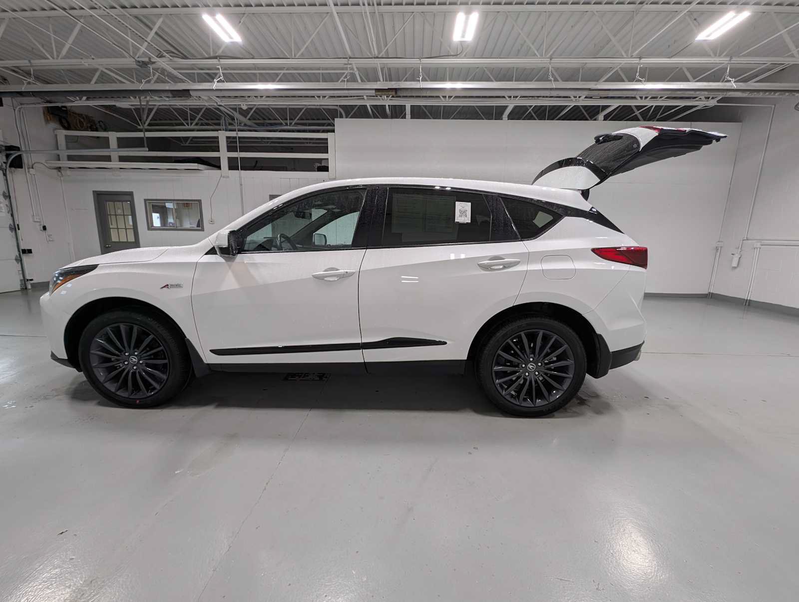 Certified 2023 Acura RDX w/ Advance Package AWD/4WD image 12