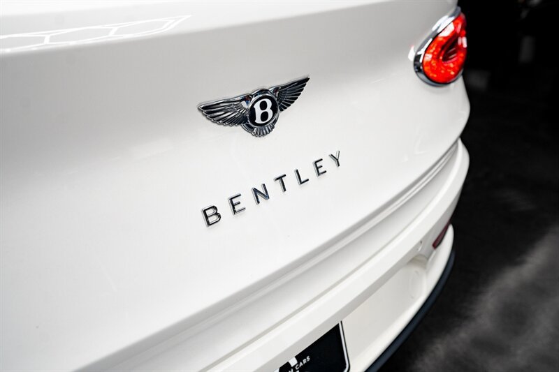 Used 2024 Bentley Bentayga AWD/4WD image 24