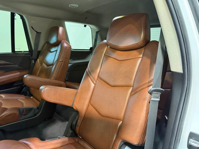 Used 2018 Cadillac Escalade Premium Luxury AWD/4WD image 25