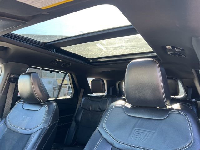 Used 2023 Ford Explorer ST image 25