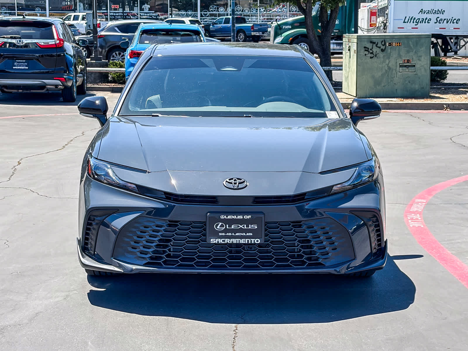 Used 2025 Toyota Camry SE w/ Convenience Package FWD image 5