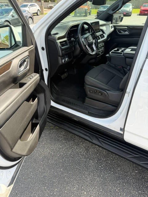 Used 2022 GMC Yukon SLE w/ Gmc Pro Safety Plus Package AWD/4WD image 10