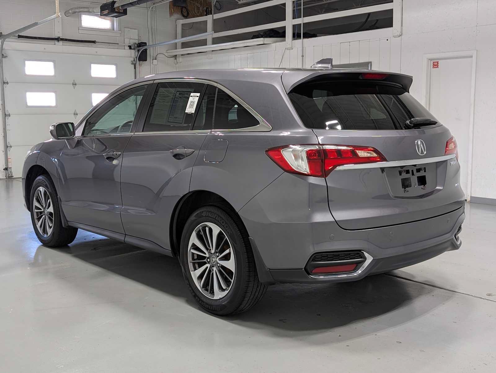 Used 2017 Acura RDX w/ Advance Package AWD/4WD image 10