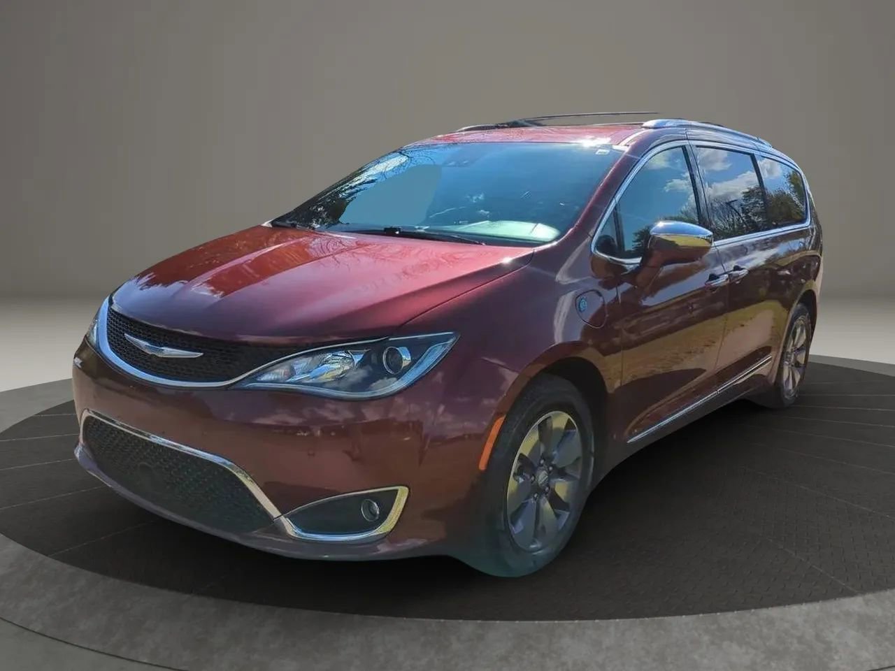 Used 2020 Chrysler Pacifica Limited FWD image 2