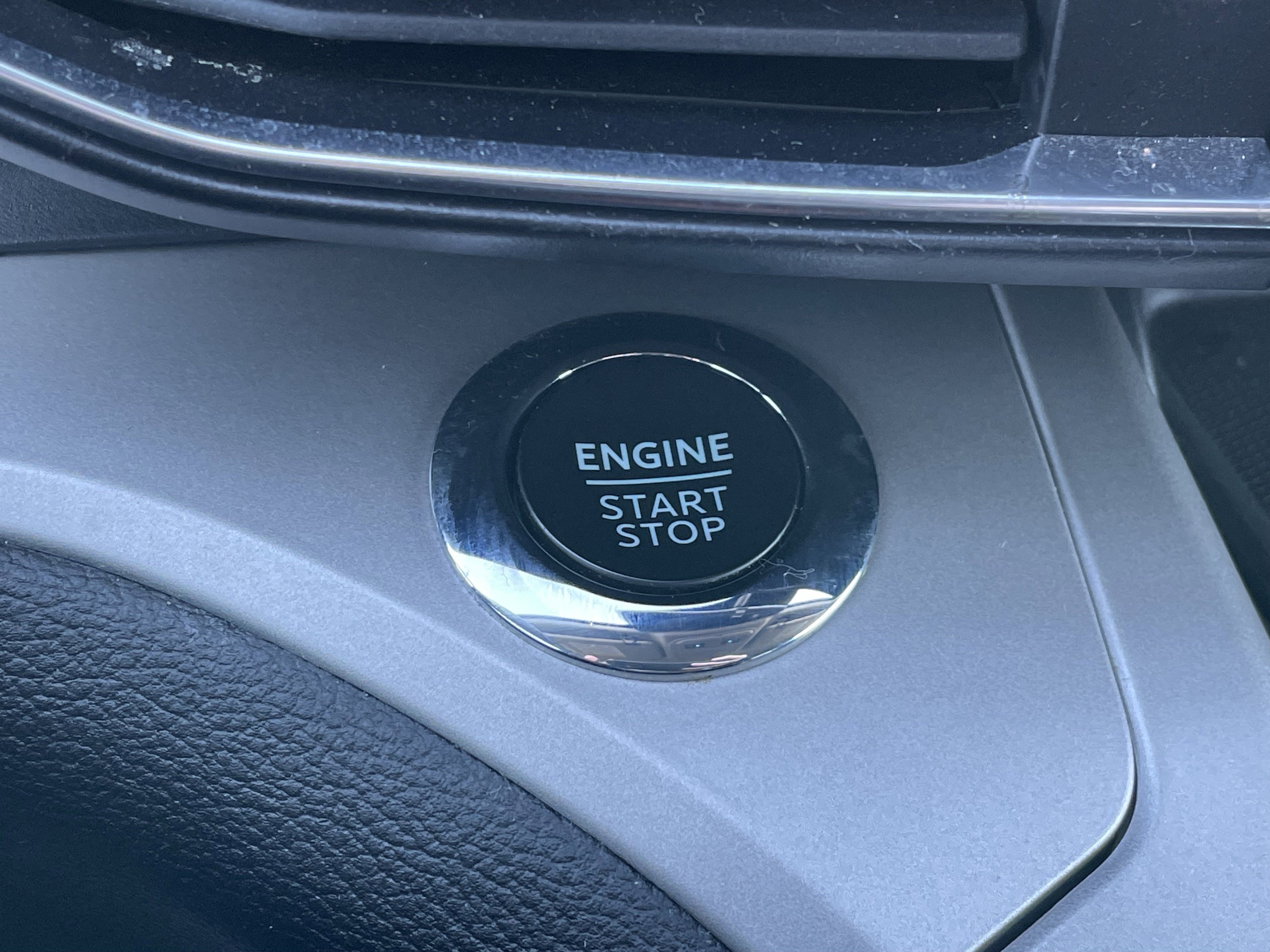 Used 2023 Ford Explorer XLT w/ Equipment Group 202A image 22