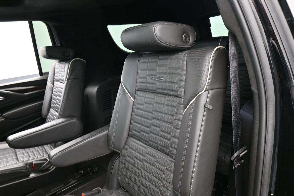 Used 2024 Cadillac Escalade ESV Premium Luxury Platinum AWD/4WD image 38