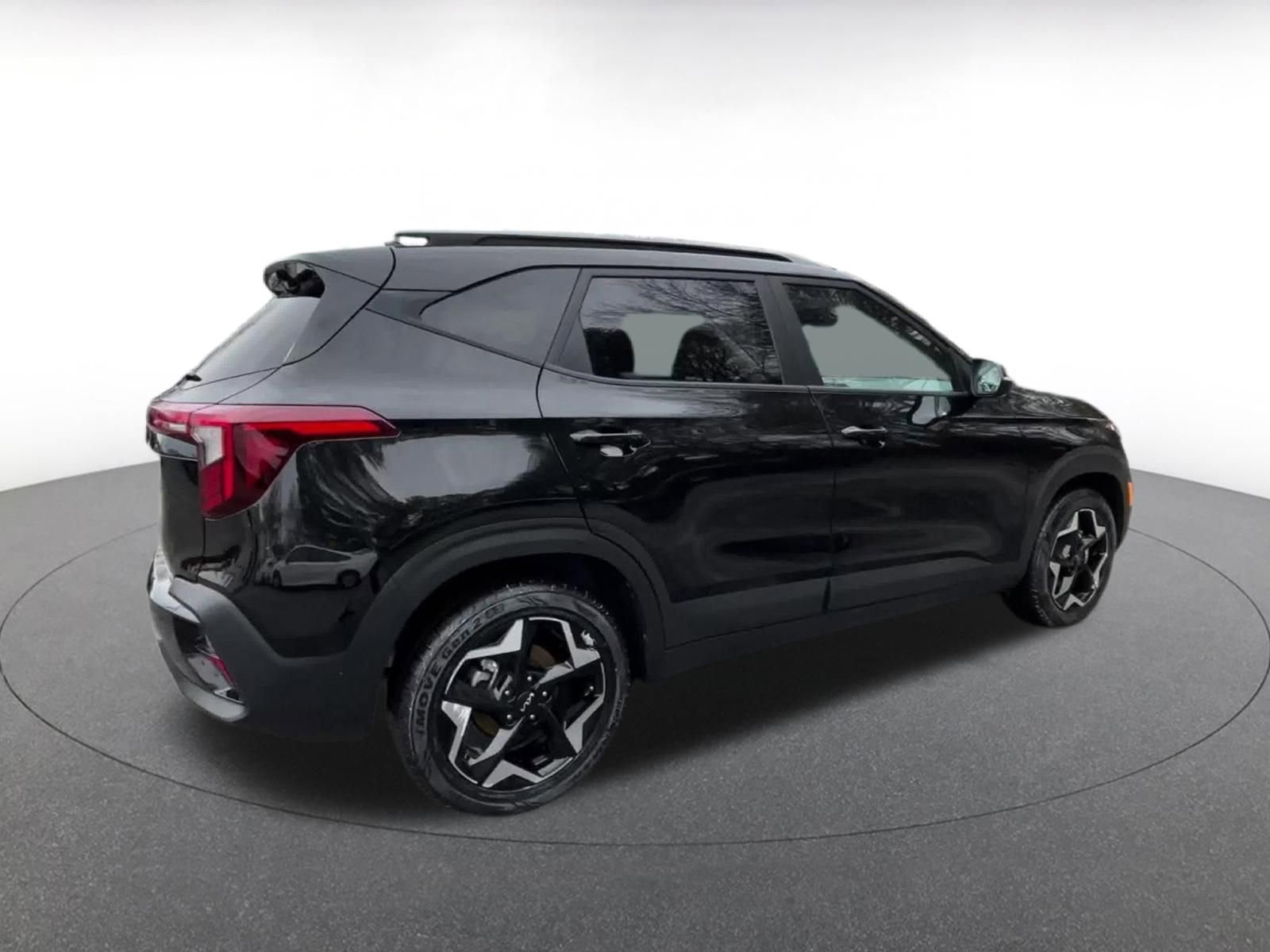 Used 2025 Kia Seltos S image 15