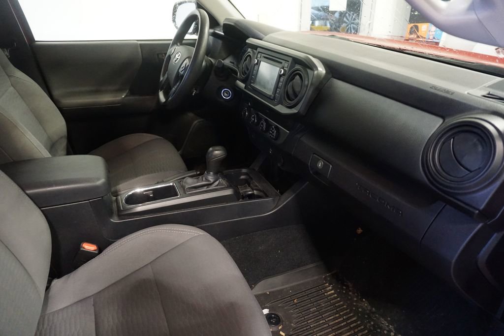 Used 2019 Toyota Tacoma SR AWD/4WD image 16