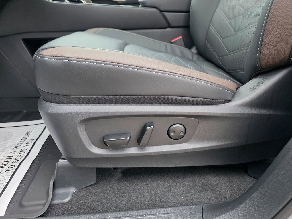 New 2025 Nissan Pathfinder Platinum image 23