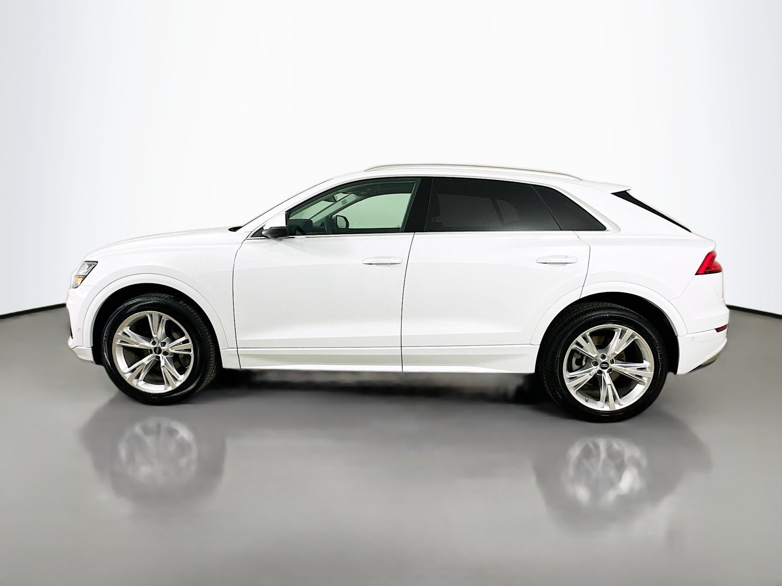 Used 2023 Audi Q8 Prestige w/ Prestige Package AWD/4WD image 8