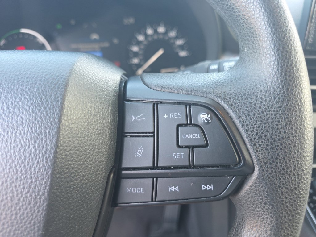 Certified 2025 Toyota Sienna LE FWD image 19