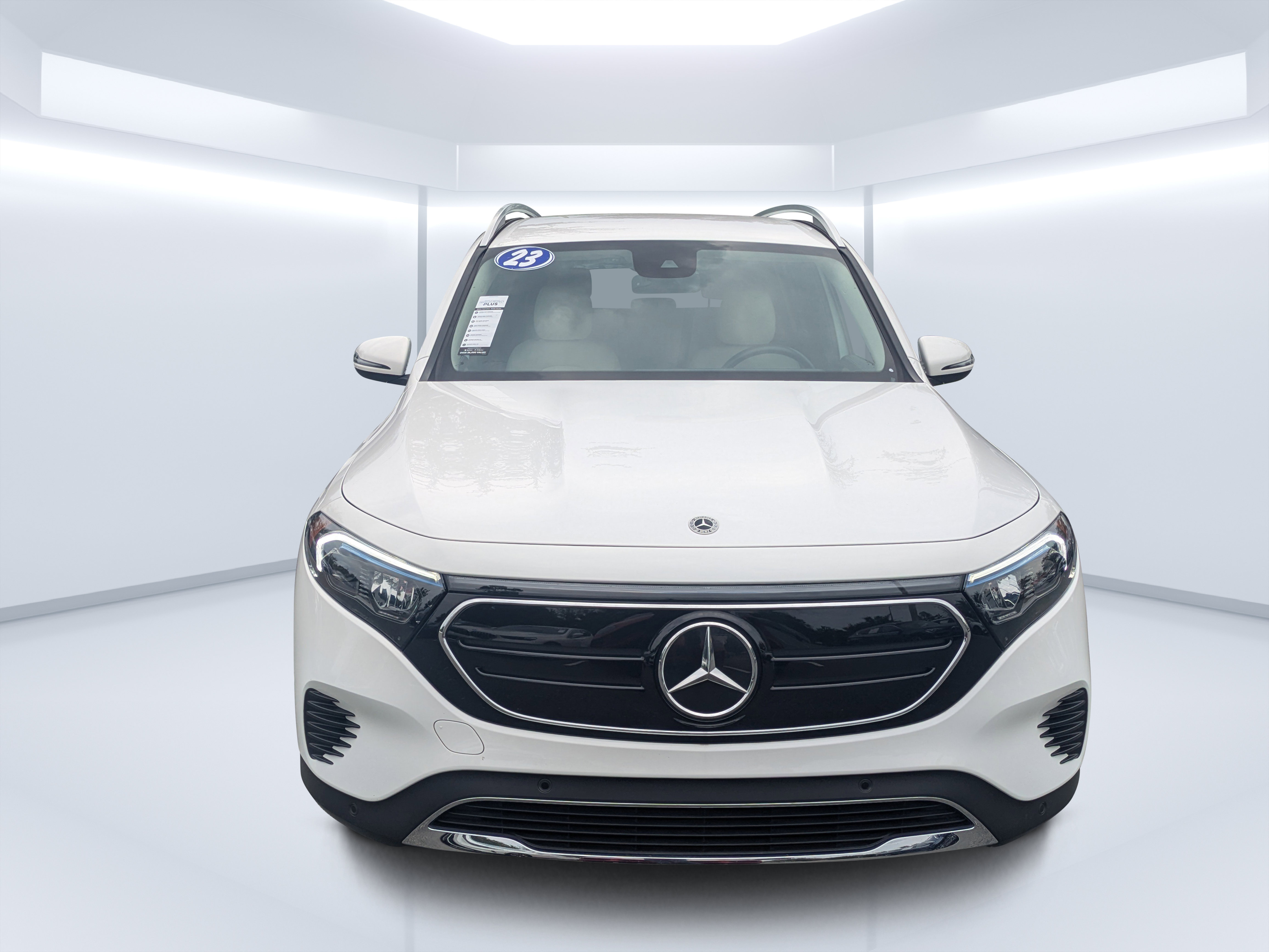 Used 2023 Mercedes-Benz EQB 300 4MATIC image 8