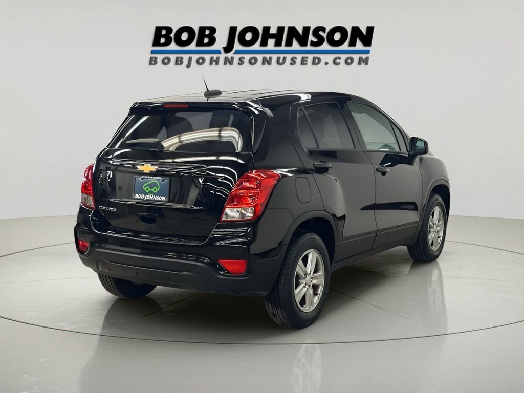 Certified 2022 Chevrolet Trax LS w/ Tint and Cruise Package image 11